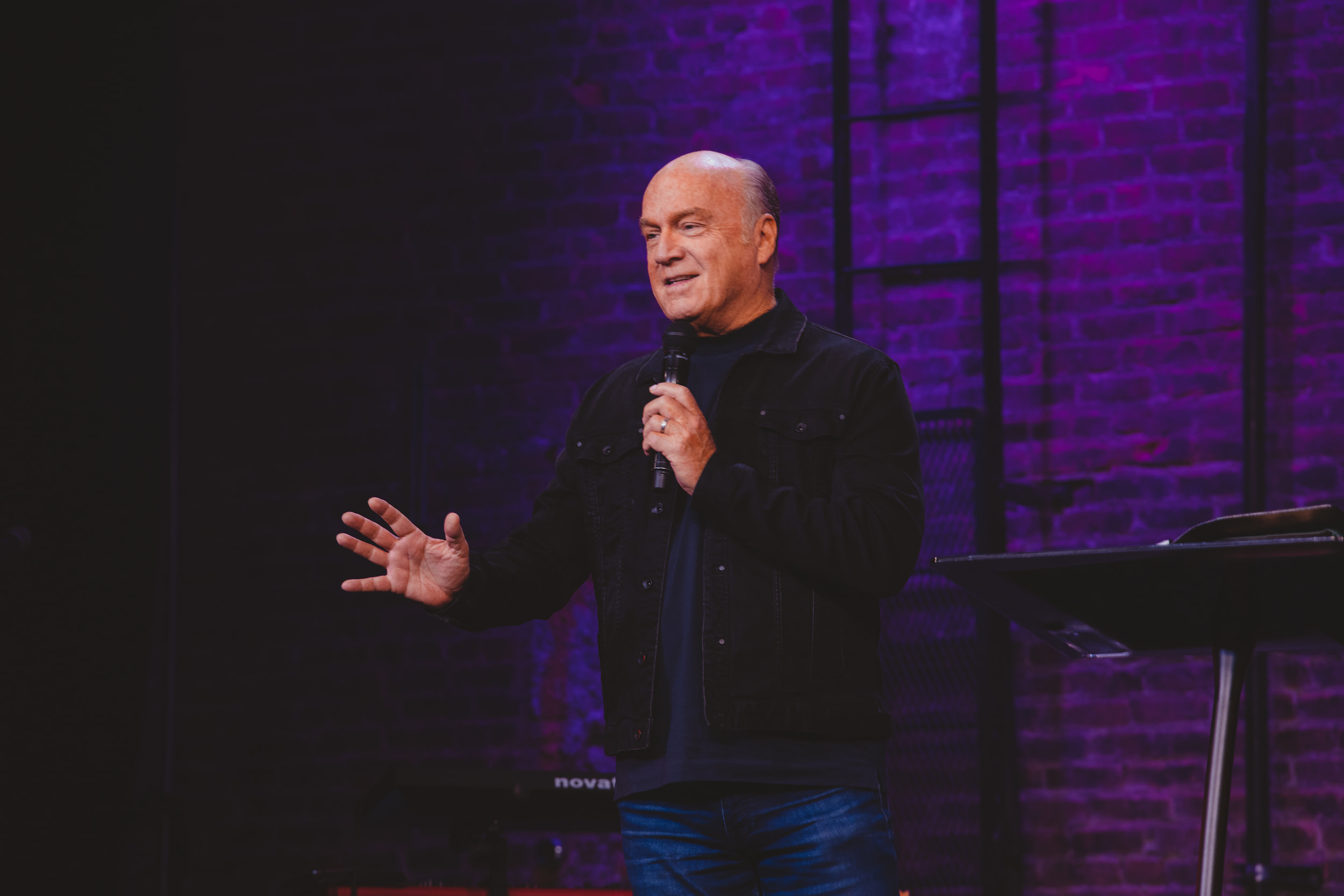 Greg Laurie Preaching at Fresh Life
